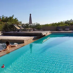 https://les-carriers-maison-dhotes.hotels-rhonealpes.com