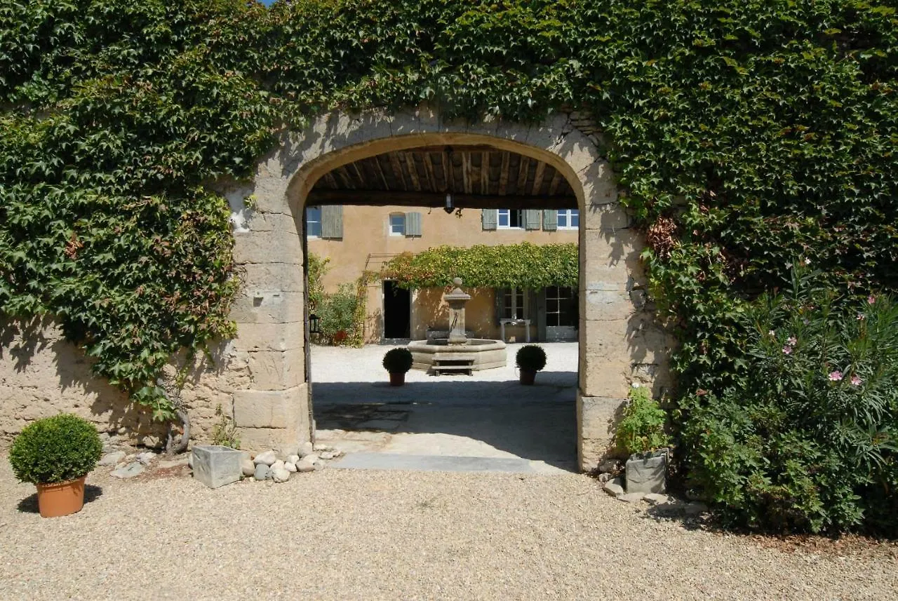 Clos De La Fontaine Cabrières-dʼAvignon 0*,